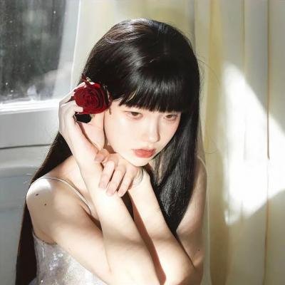 玉女含苞朵朵开